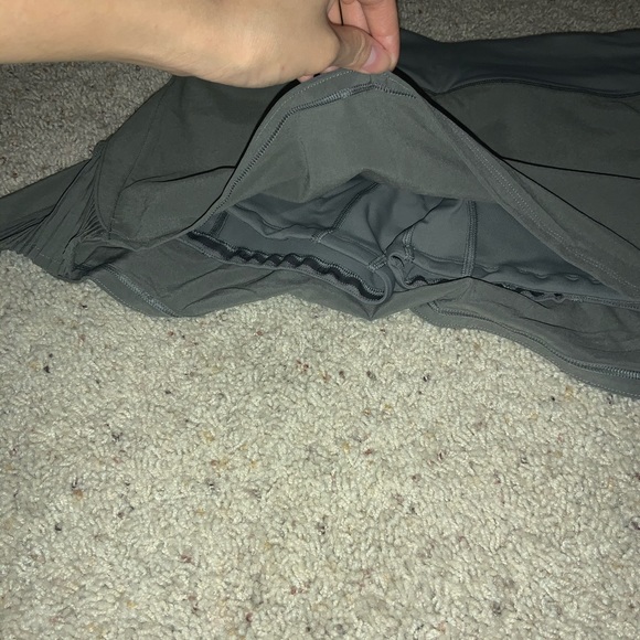 ✨NWT LULULEMON PLAY OFF THE PLEATS SKIRT✨ - Picture 8 of 15